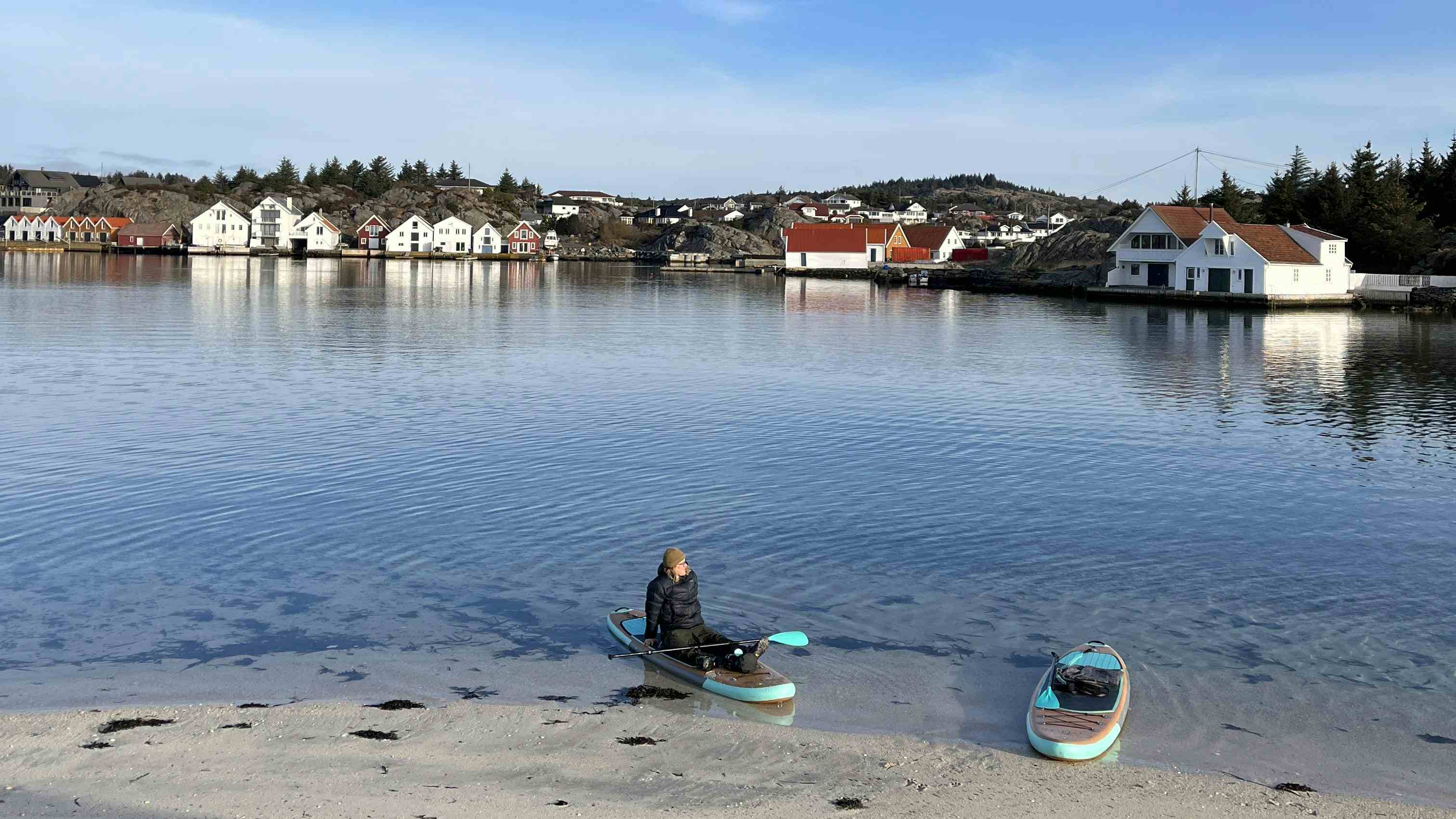 Lei et SUP-brett fra Saltråk