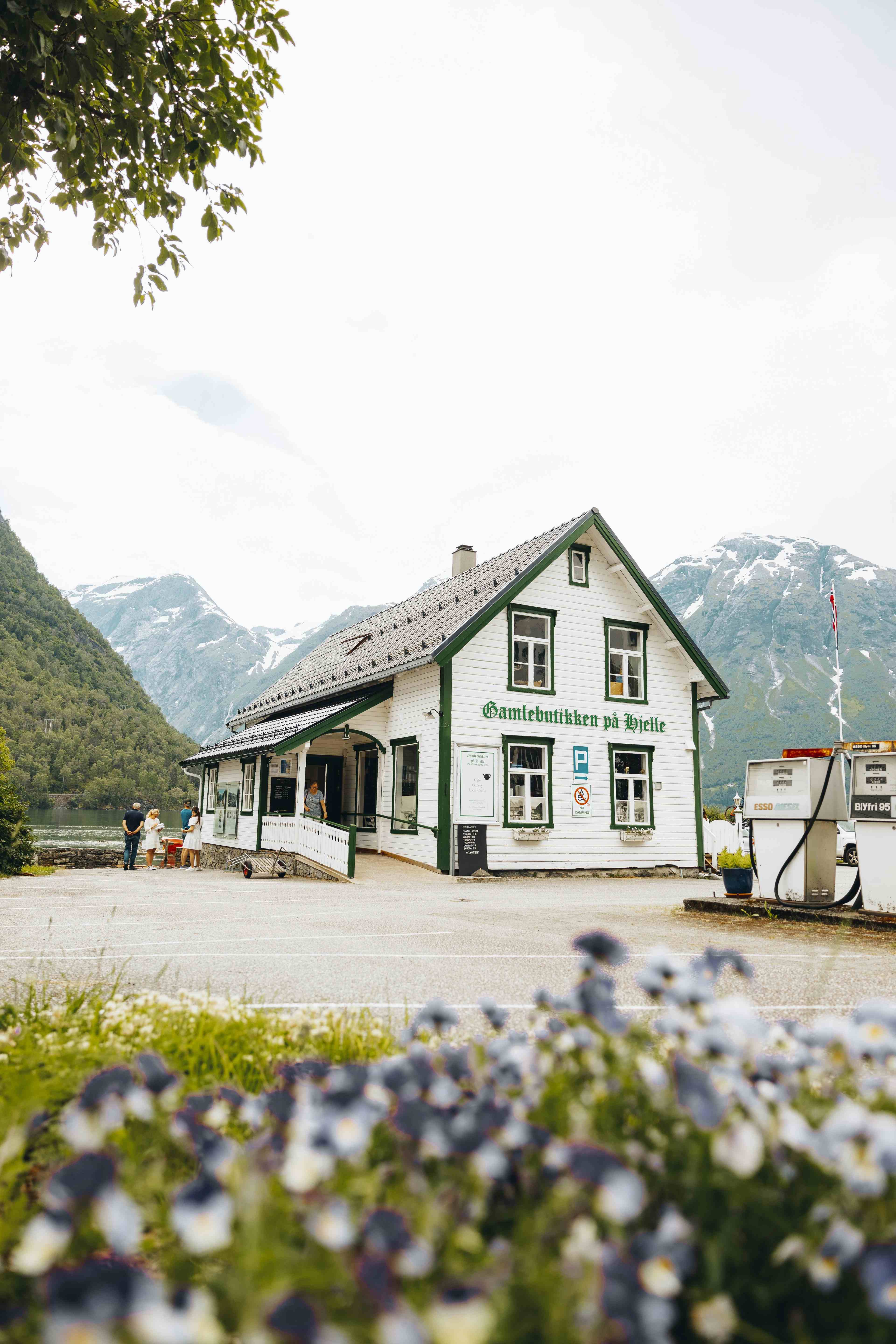 Gamlebutikken på Hjelle