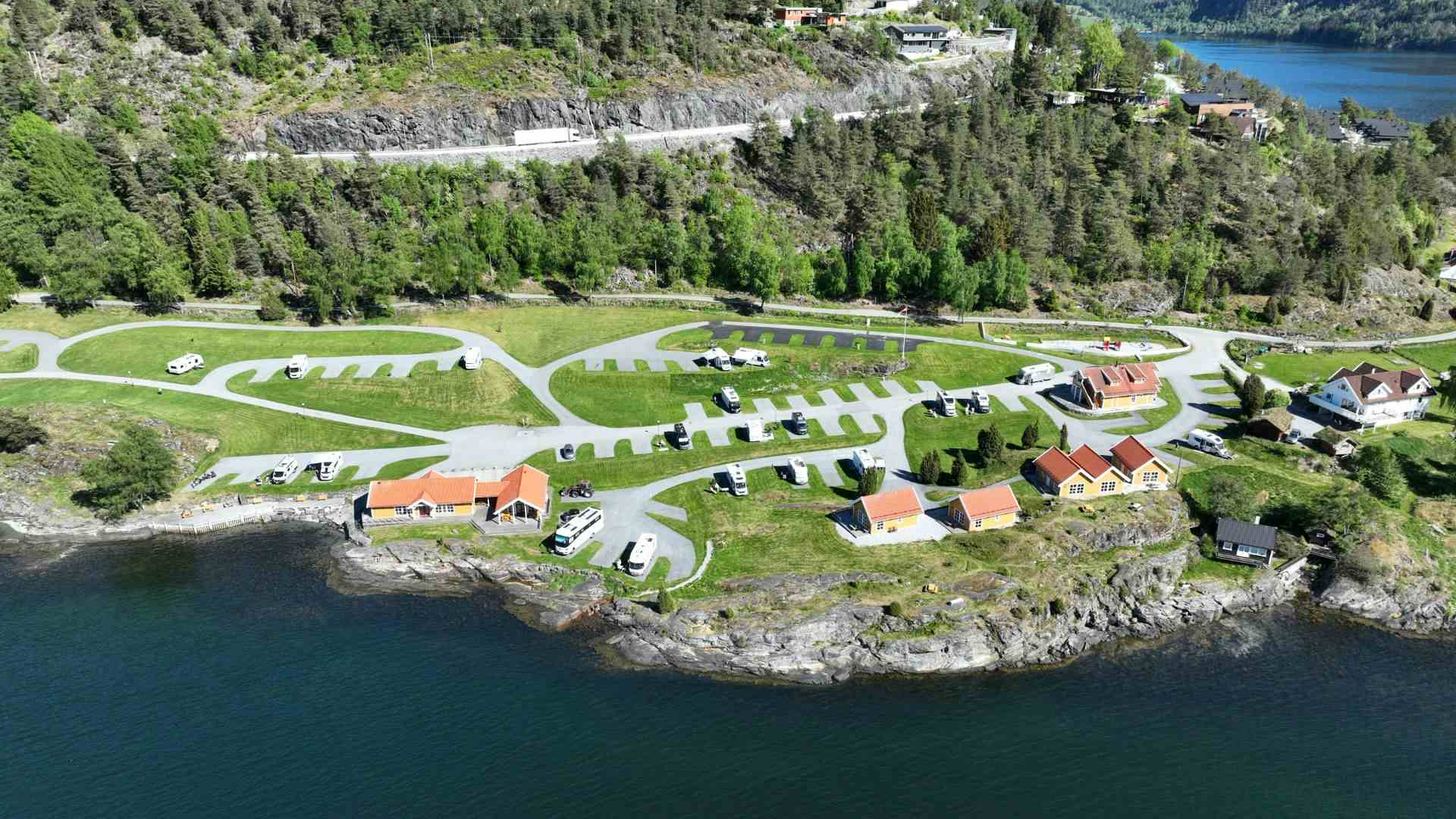Kjørnes Camping & Fjordhytter